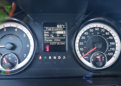 2019 Ram 1500 Classic Express 4X4 5'7 Box z USA, uszkodzony, nr VIN 1C6RR7KT5KS620791